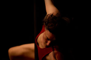 Photo au mât, Offrande